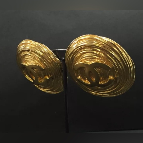 CHANEL CC Logo Gold Tone Earrings - Picture 2 of 8